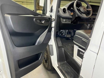 2026 Mercedes-Benz Sprinter Cargo 2500 Standard Roof I4 Diesel 144 RWD