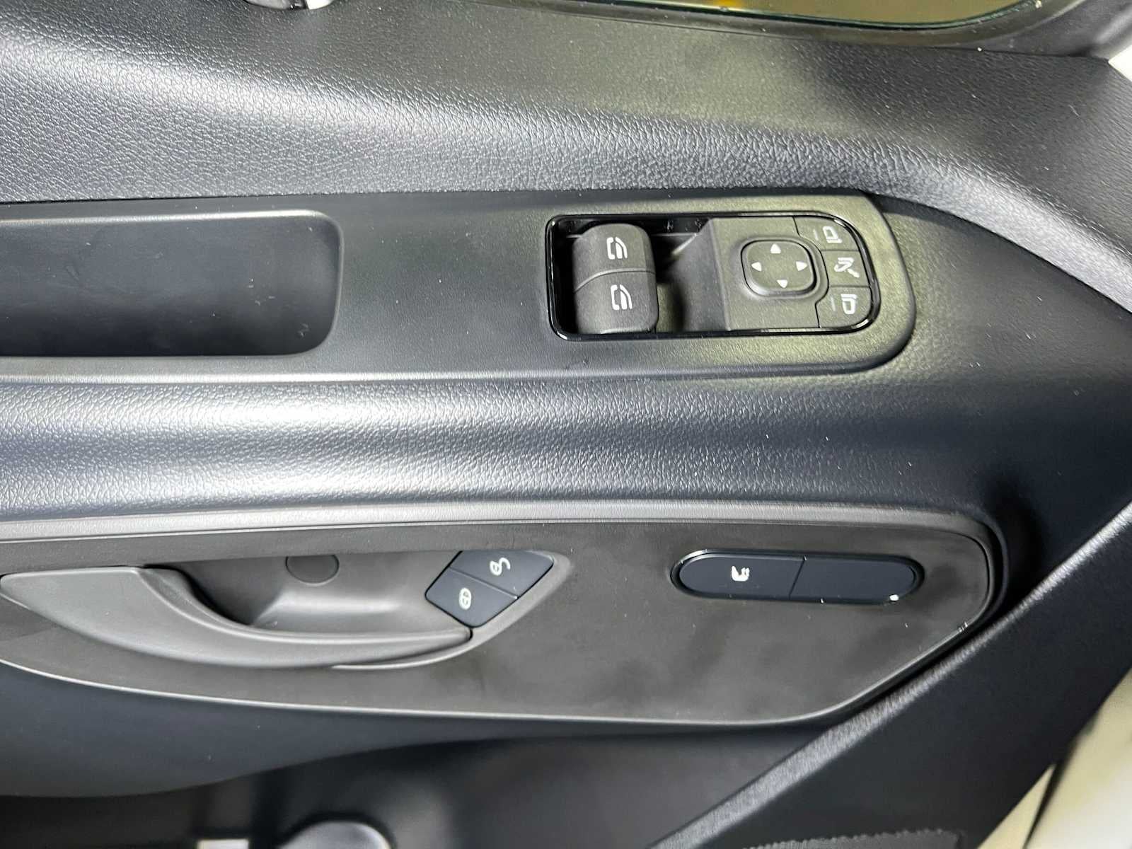 2026 Mercedes-Benz Sprinter Cargo 2500 Standard Roof I4 Diesel 144 RWD