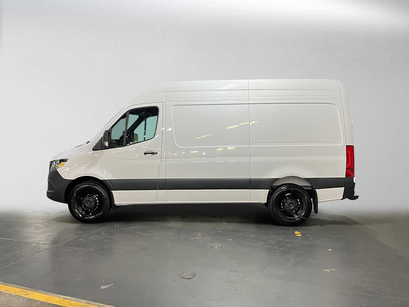 2026 Mercedes-Benz Sprinter Cargo 2500 Standard Roof I4 Diesel 144 RWD