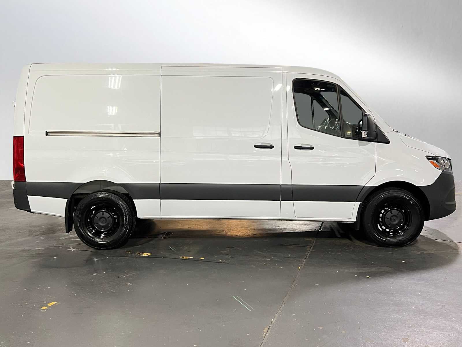 2025 Mercedes-Benz Sprinter Cargo Van 2500 Standard Roof I4 Diesel 144" RWD