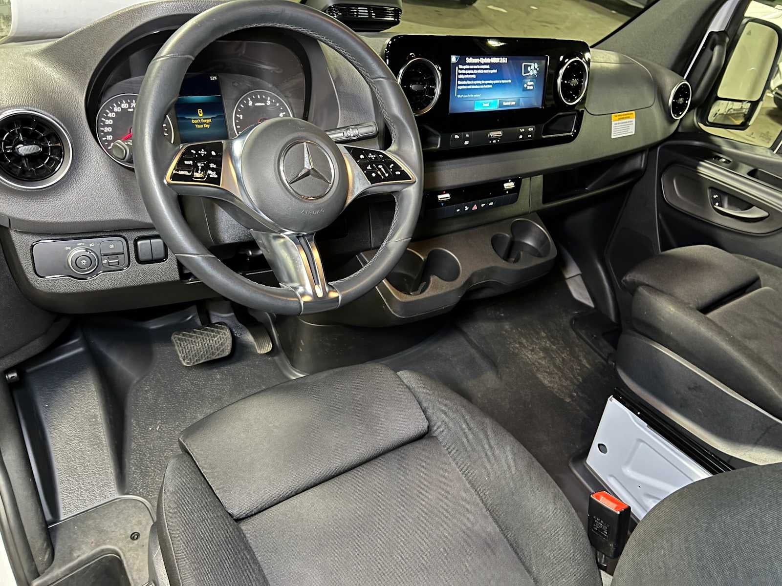 2025 Mercedes-Benz Sprinter Cargo Van 2500 Standard Roof I4 Diesel 144" RWD