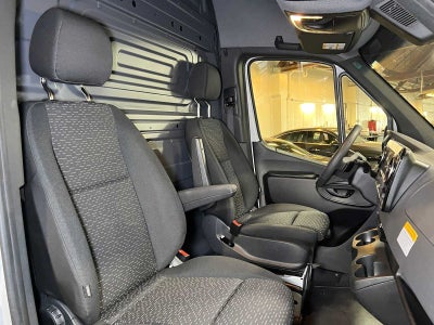 2026 Mercedes-Benz Sprinter 2500 Standard Roof I4 Diesel 144 RWD