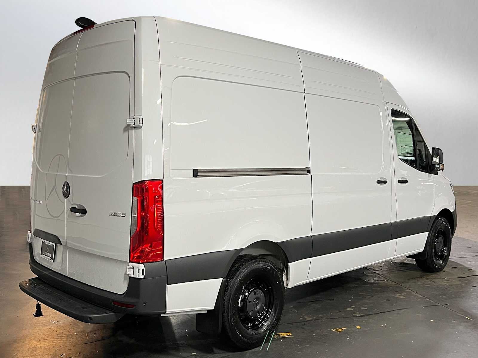 2026 Mercedes-Benz Sprinter 2500 Standard Roof I4 Diesel 144 RWD