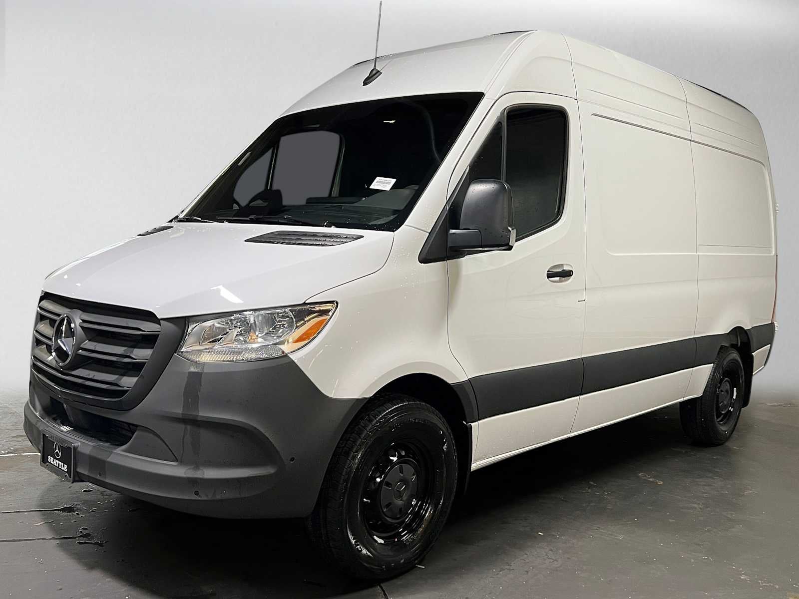 2026 Mercedes-Benz Sprinter 2500 Standard Roof I4 Diesel 144 RWD