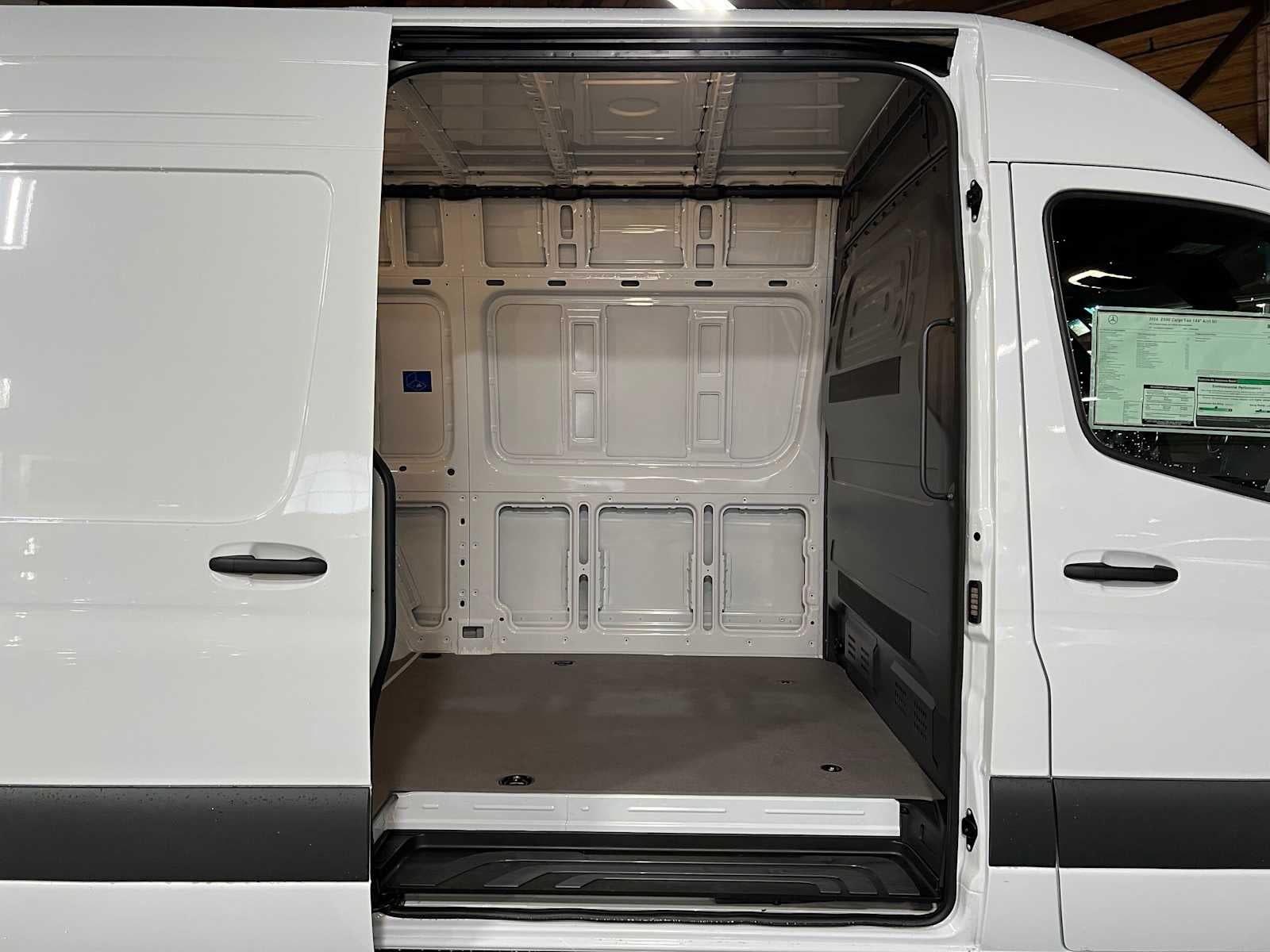2026 Mercedes-Benz Sprinter 2500 Standard Roof I4 Diesel 144 RWD
