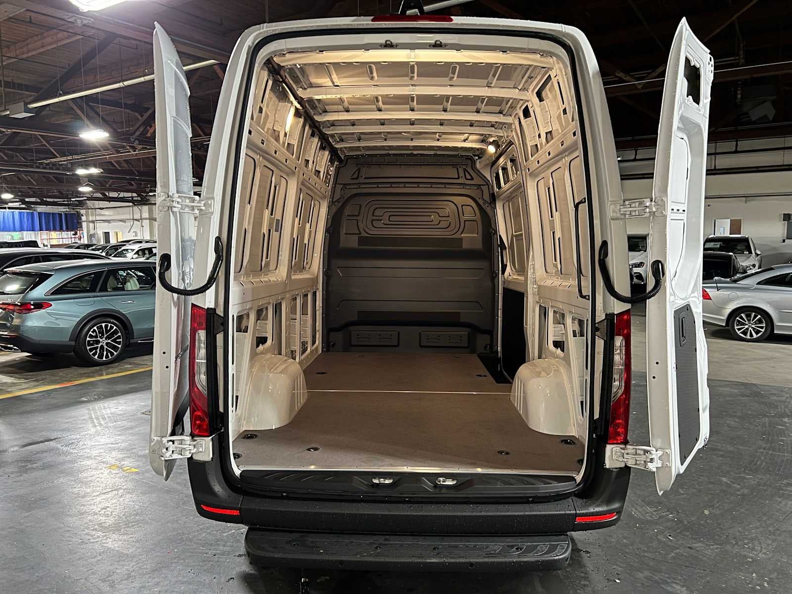 2026 Mercedes-Benz Sprinter 2500 Standard Roof I4 Diesel 144 RWD