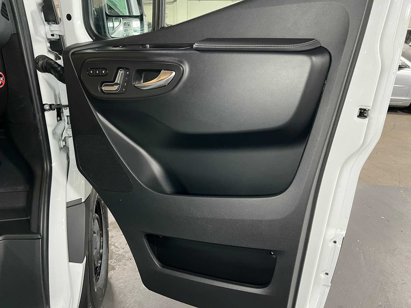 2026 Mercedes-Benz Sprinter 2500 Standard Roof I4 Diesel 144 RWD