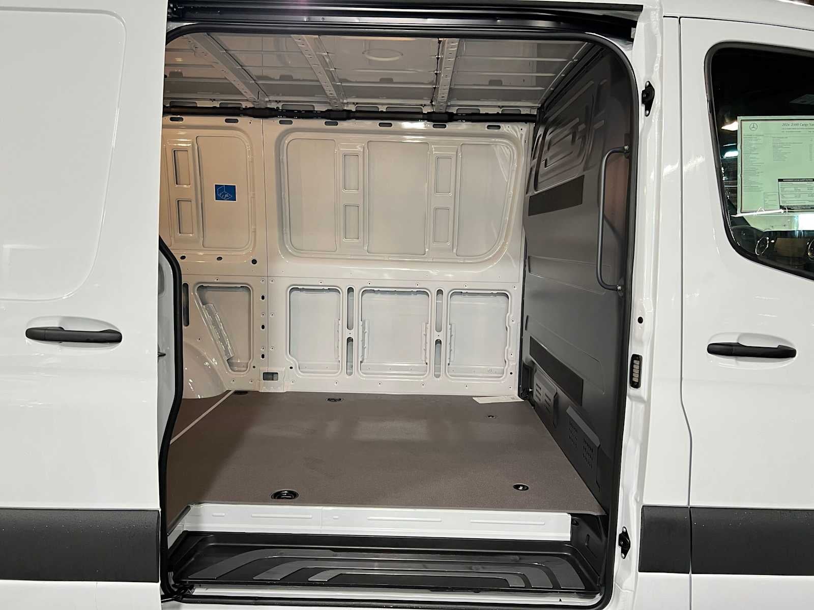 2026 Mercedes-Benz Sprinter 2500 Standard Roof I4 Diesel 144 RWD