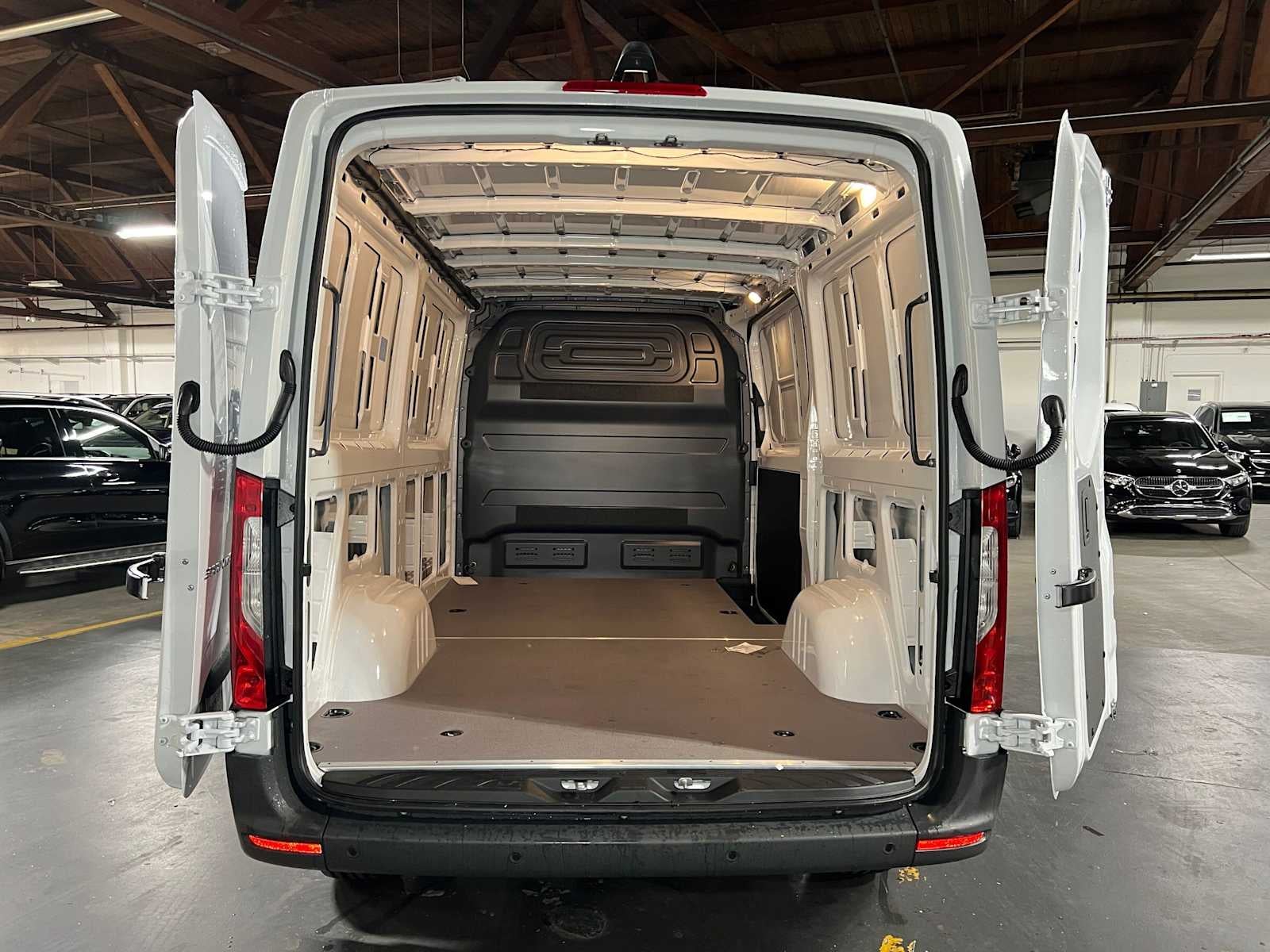 2026 Mercedes-Benz Sprinter 2500 Standard Roof I4 Diesel 144 RWD