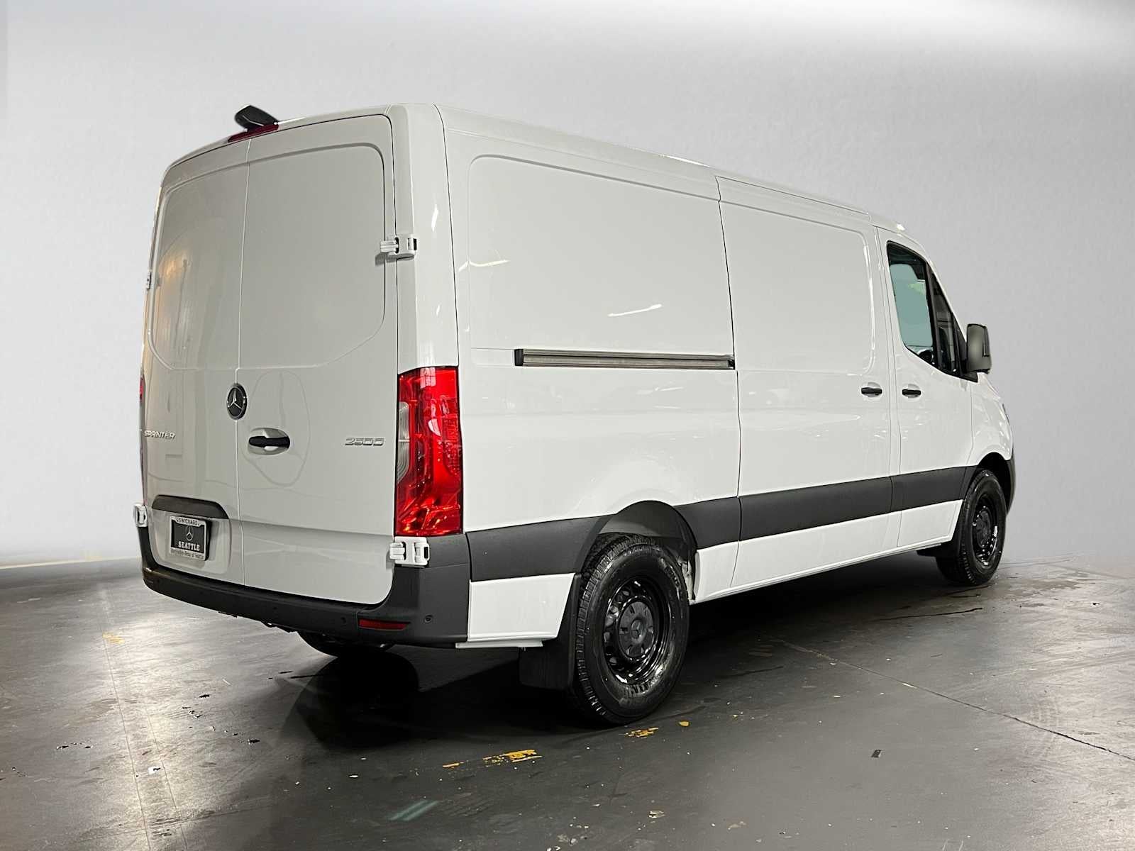 2026 Mercedes-Benz Sprinter 2500 Standard Roof I4 Diesel 144 RWD