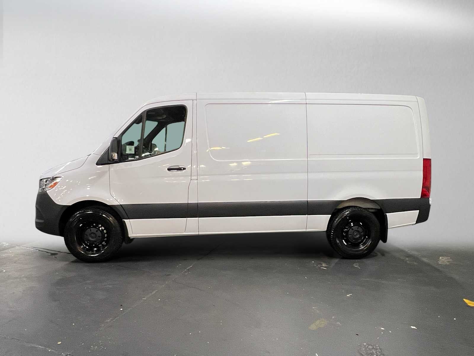 2026 Mercedes-Benz Sprinter 2500 Standard Roof I4 Diesel 144 RWD