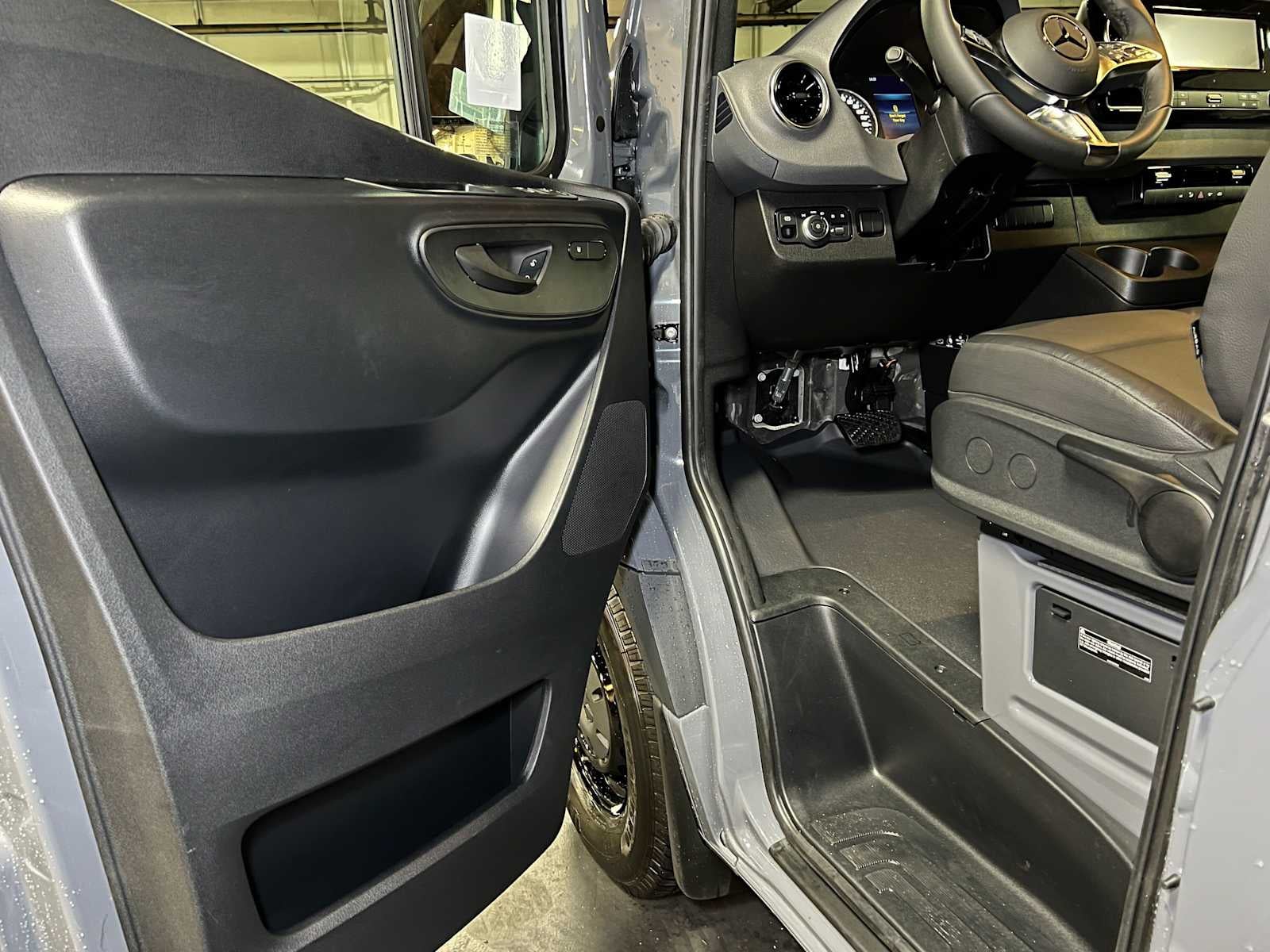 2026 Mercedes-Benz Sprinter Cargo 2500 Standard Roof I4 Diesel 144 RWD