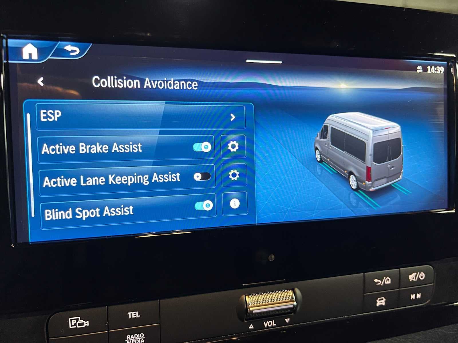 2026 Mercedes-Benz Sprinter Cargo 2500 Standard Roof I4 Diesel 144 RWD