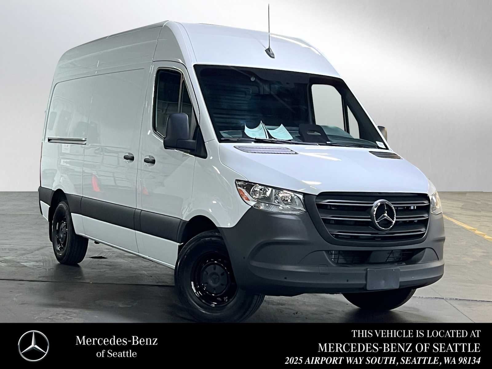 2025 Mercedes-Benz Sprinter Cargo Van 2500 Standard Roof I4 Diesel 144" RWD