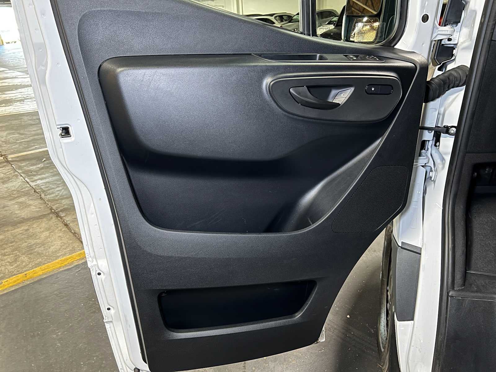 2025 Mercedes-Benz Sprinter Cargo Van 2500 Standard Roof I4 Diesel 144" RWD