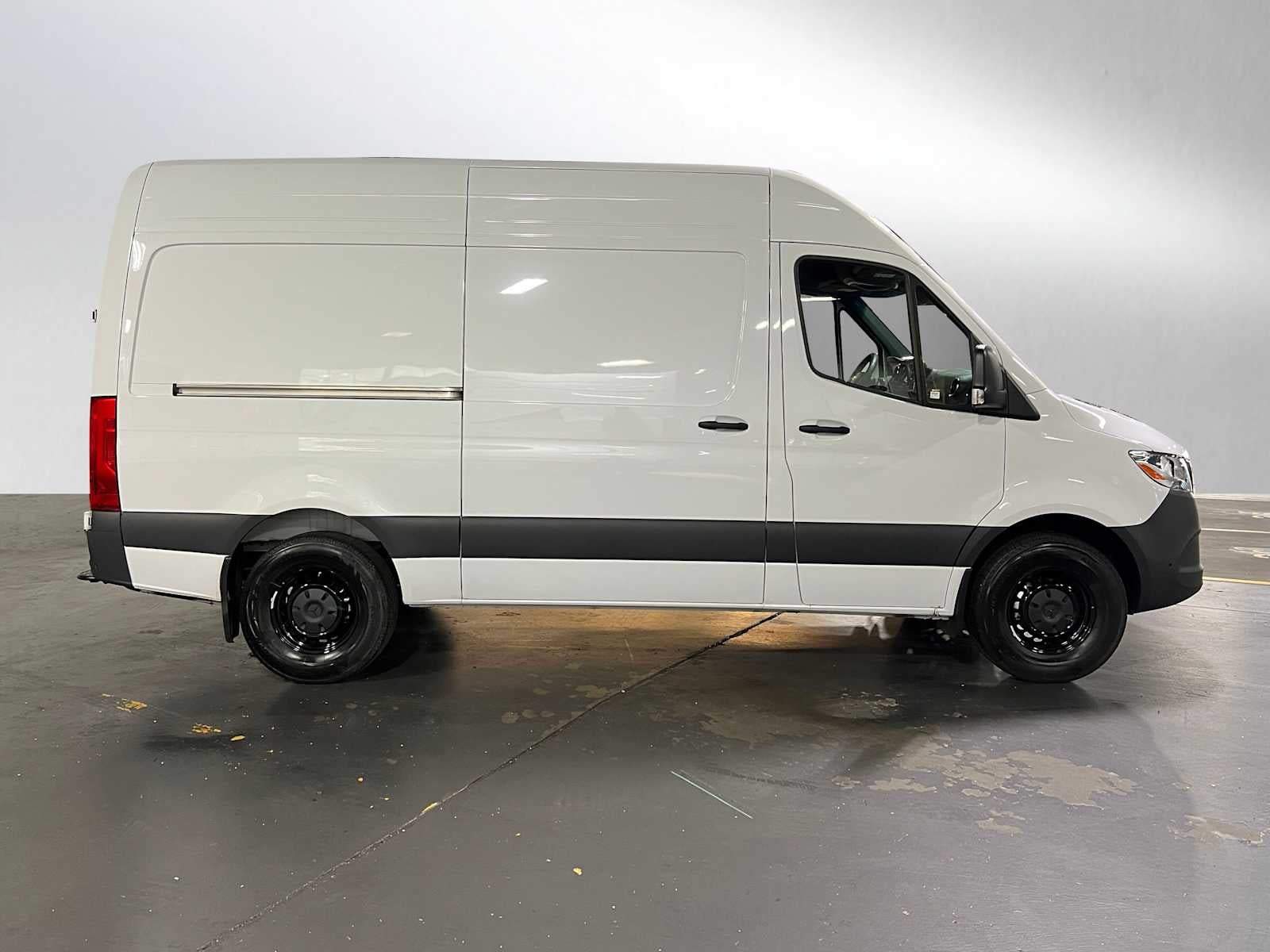 2025 Mercedes-Benz Sprinter Cargo Van 2500 Standard Roof I4 Diesel 144" RWD