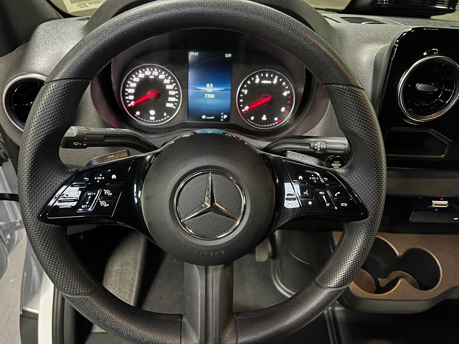 2025 Mercedes-Benz Sprinter Cargo Van 2500 Standard Roof I4 Diesel 144" RWD