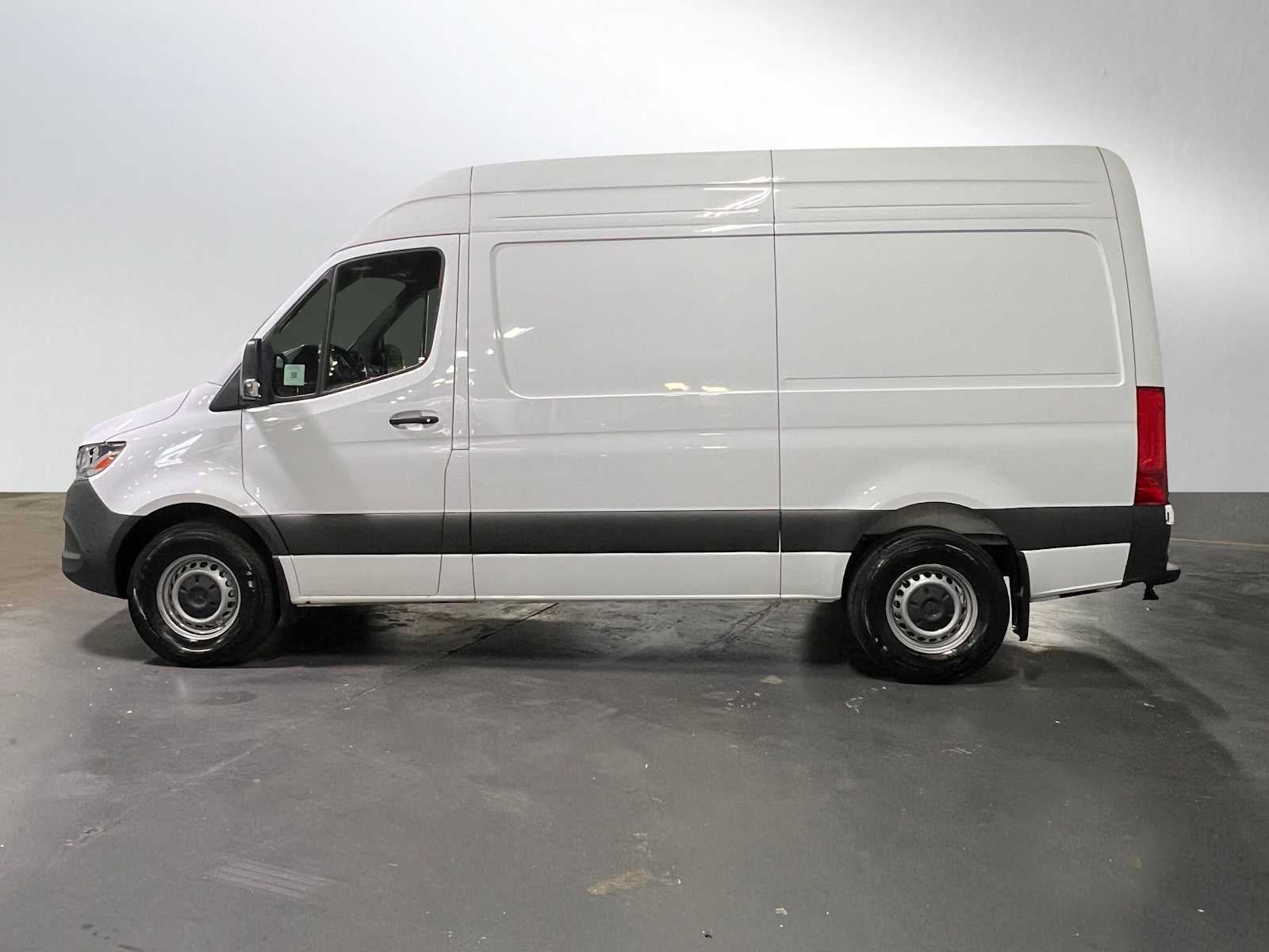 2025 Mercedes-Benz Sprinter Cargo Van 2500 Standard Roof I4 Diesel 144" RWD
