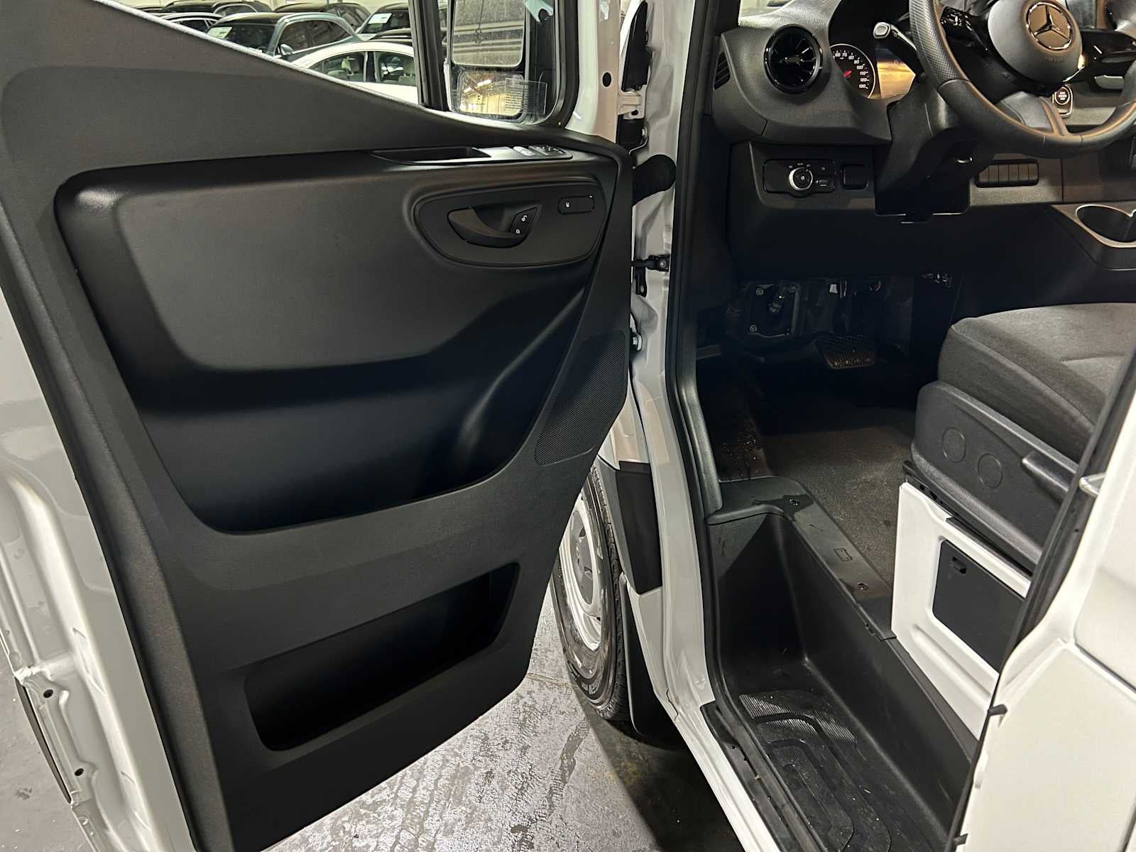 2025 Mercedes-Benz Sprinter Cargo Van 2500 Standard Roof I4 Diesel 144 RWD