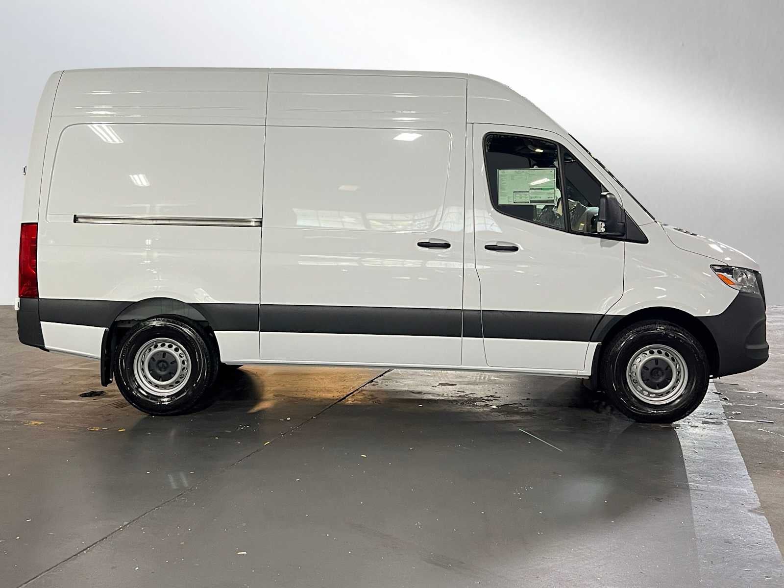 2025 Mercedes-Benz Sprinter Cargo Van 2500 Standard Roof I4 Diesel 144" RWD
