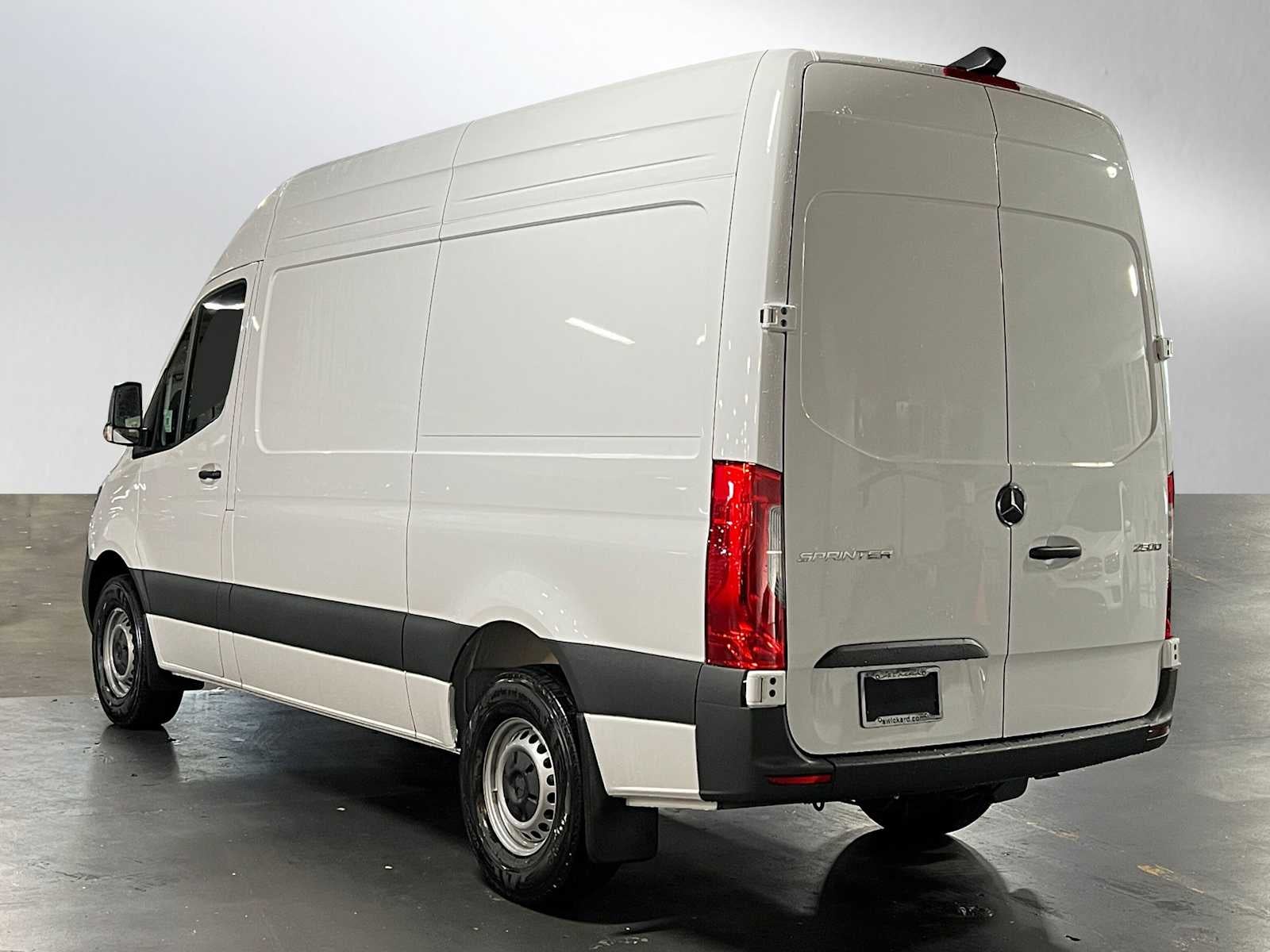 2025 Mercedes-Benz Sprinter Cargo Van 2500 Standard Roof I4 Diesel 144" RWD