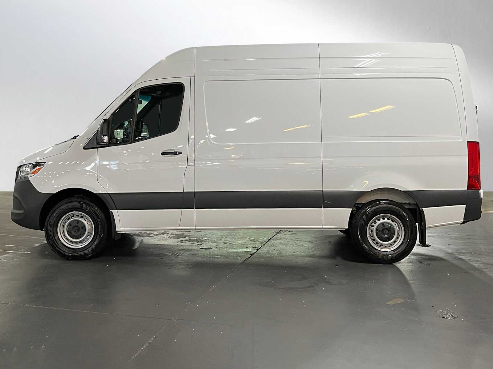 2025 Mercedes-Benz Sprinter Cargo Van 2500 Standard Roof I4 Diesel 144" RWD