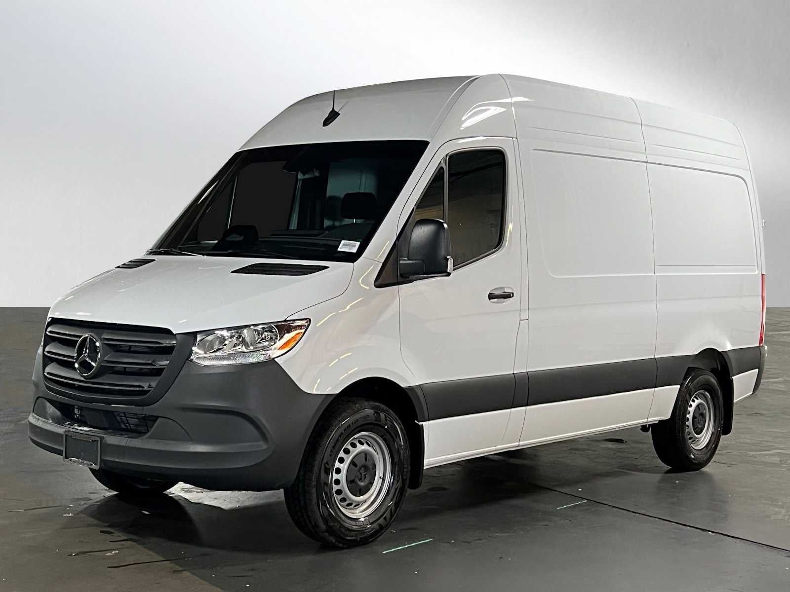 2025 Mercedes-Benz Sprinter Cargo Van 2500 Standard Roof I4 Diesel 144" RWD