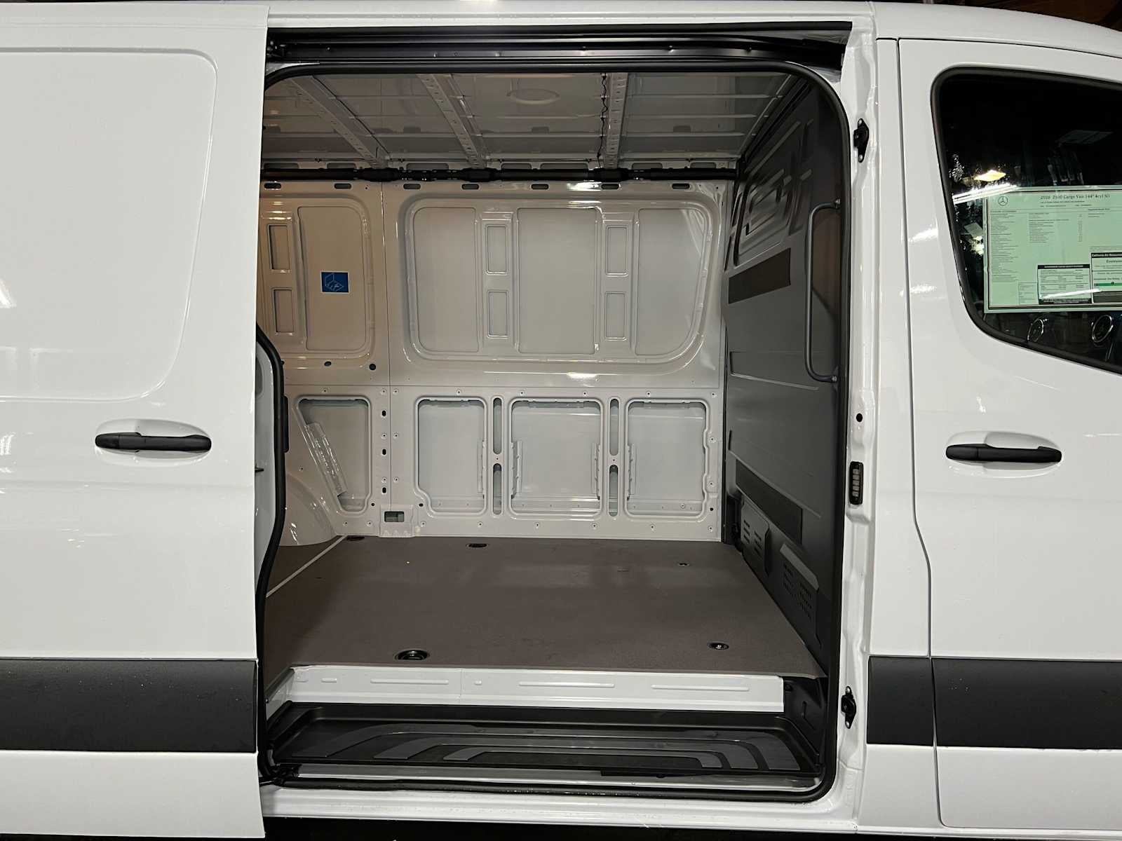 2026 Mercedes-Benz Sprinter 2500 Standard Roof I4 Diesel 144 RWD