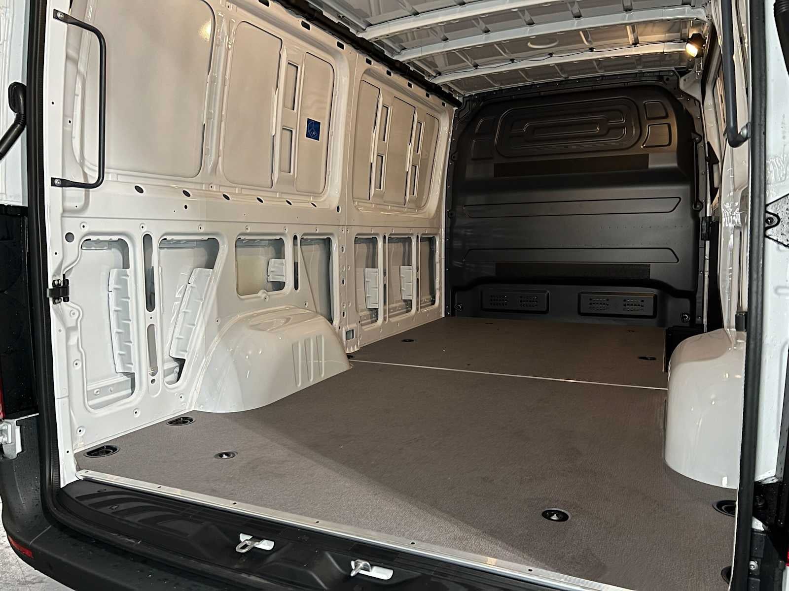 2026 Mercedes-Benz Sprinter 2500 Standard Roof I4 Diesel 144 RWD