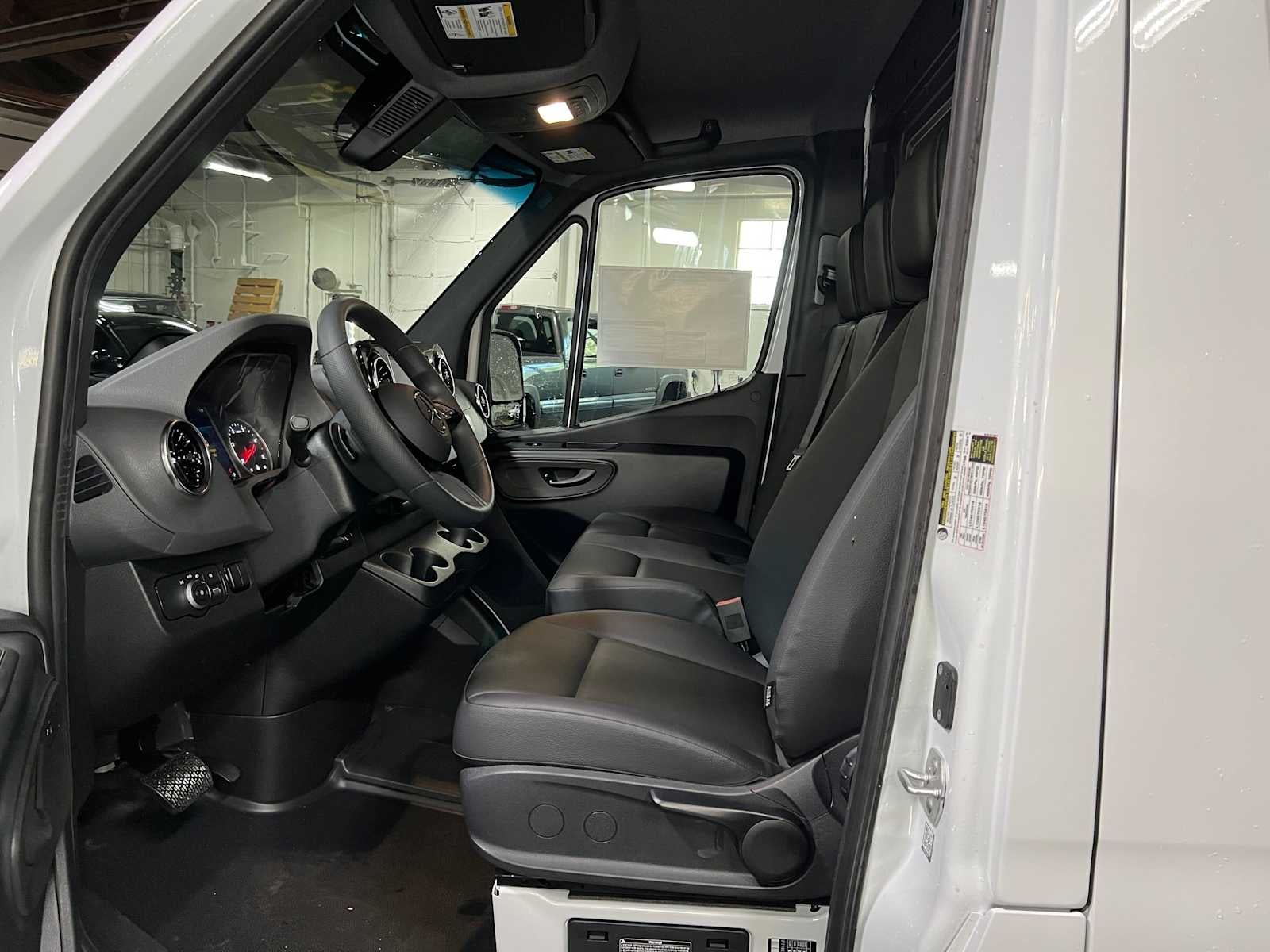 2026 Mercedes-Benz Sprinter 2500 Standard Roof I4 Diesel 144 RWD