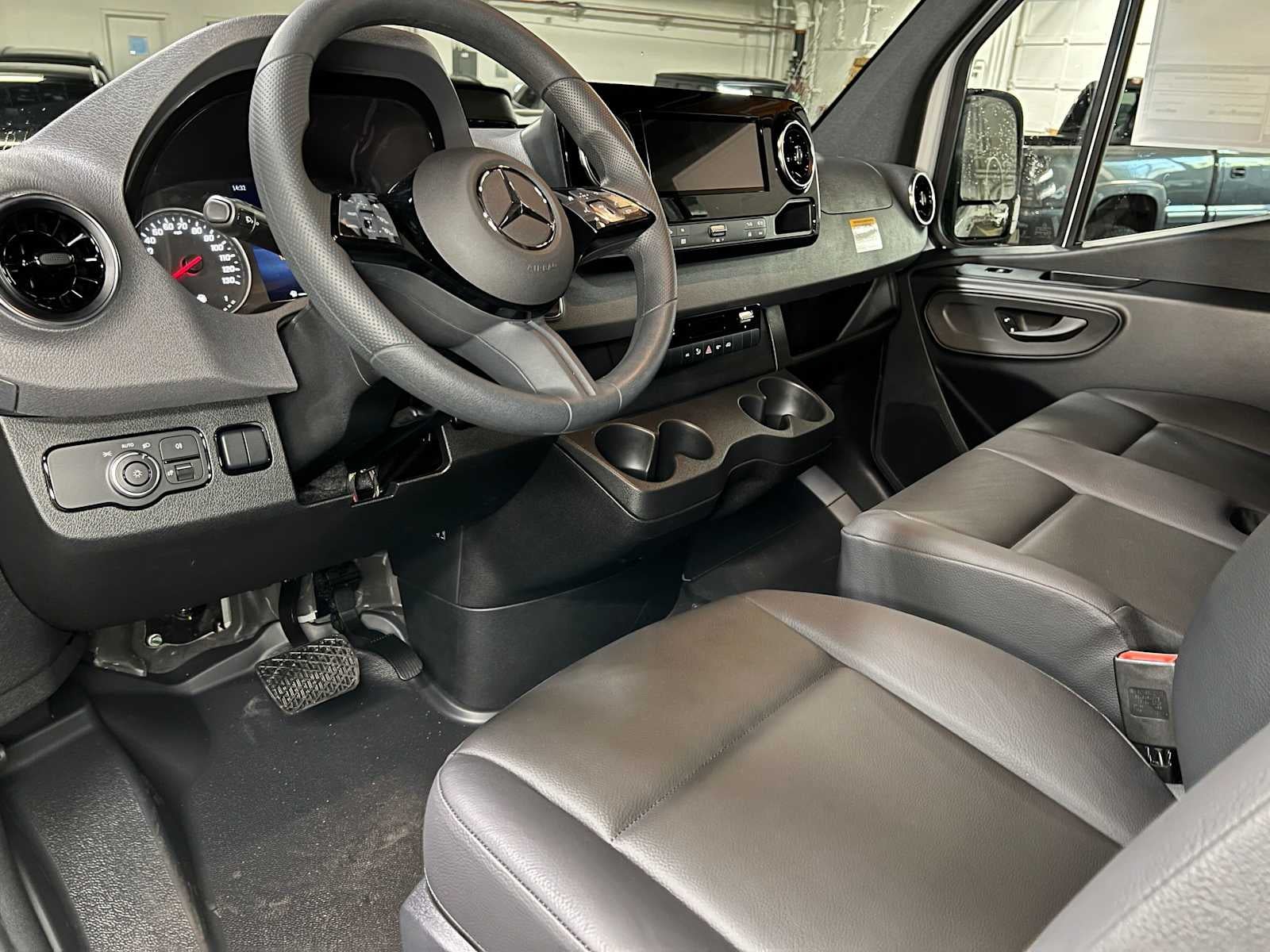 2026 Mercedes-Benz Sprinter 2500 Standard Roof I4 Diesel 144 RWD