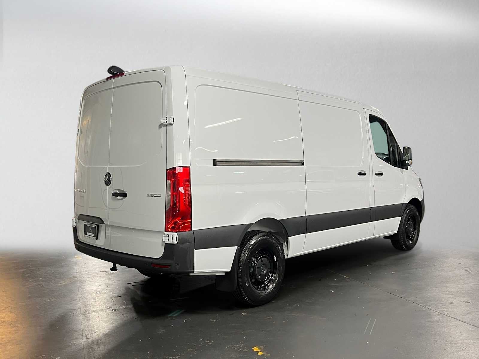 2026 Mercedes-Benz Sprinter 2500 Standard Roof I4 Diesel 144 RWD