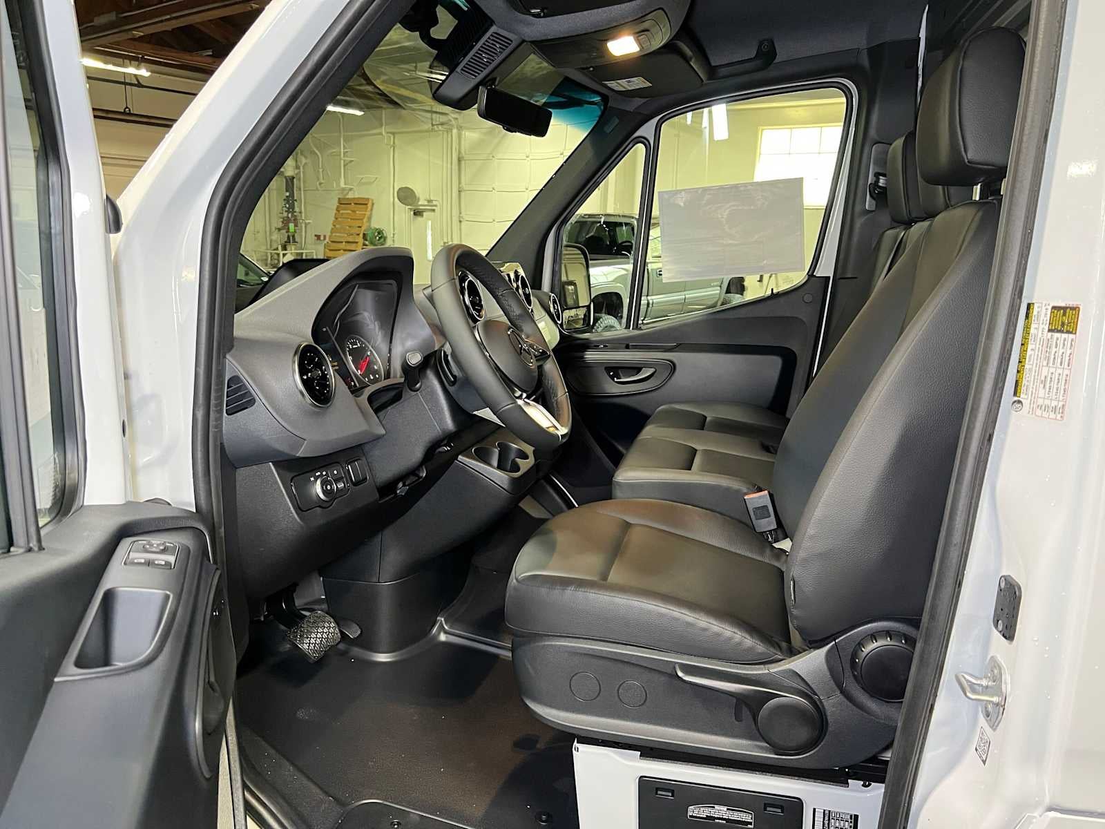 2026 Mercedes-Benz Sprinter Cargo 2500 Standard Roof I4 Diesel 144 RWD