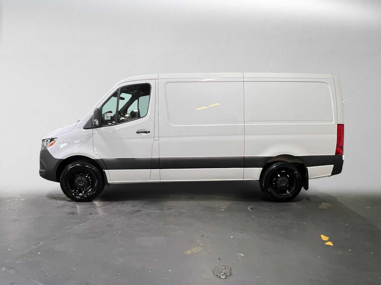 2026 Mercedes-Benz Sprinter Cargo 2500 Standard Roof I4 Diesel 144 RWD