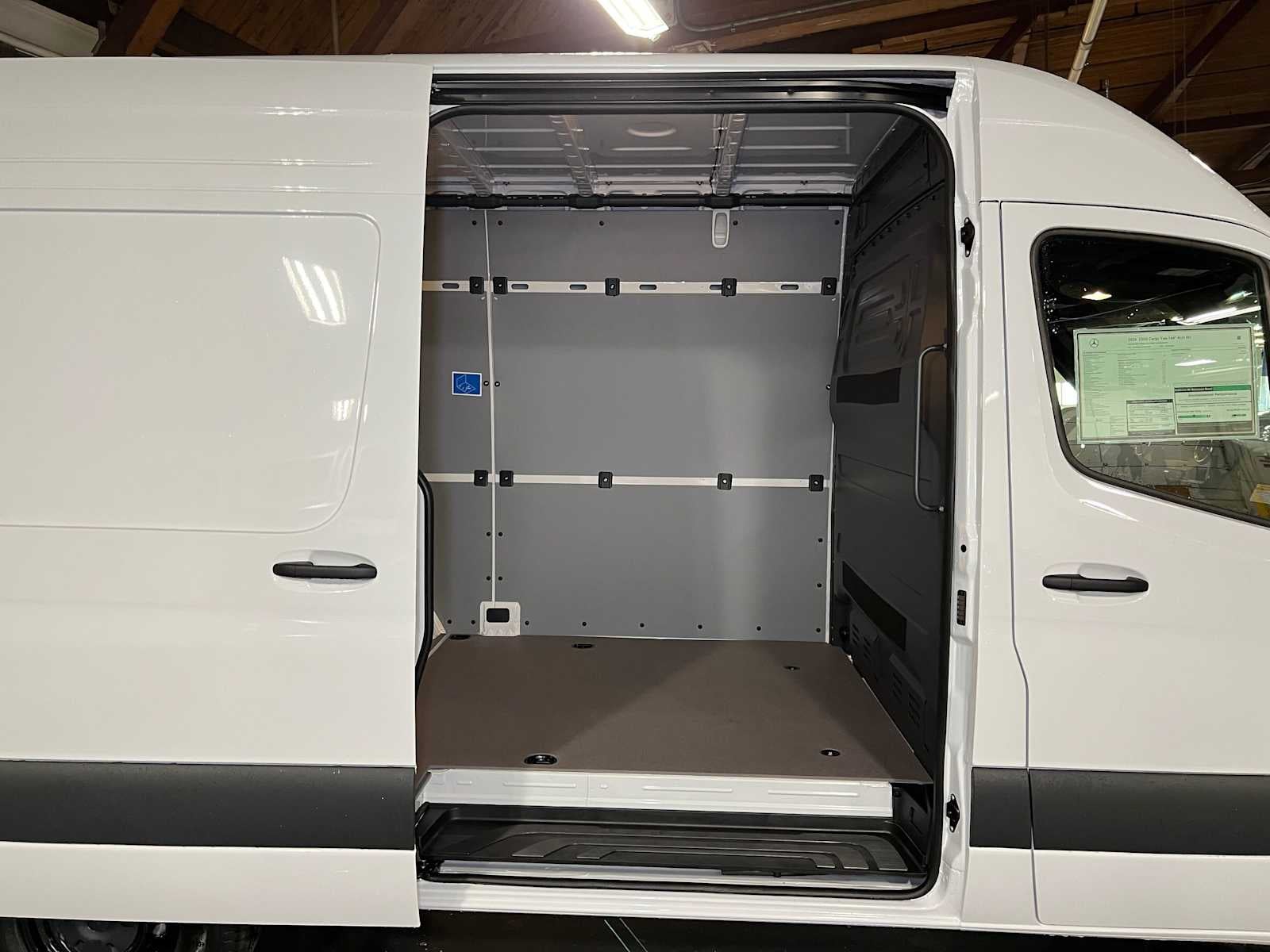2026 Mercedes-Benz Sprinter 2500 Standard Roof I4 Diesel 144 RWD