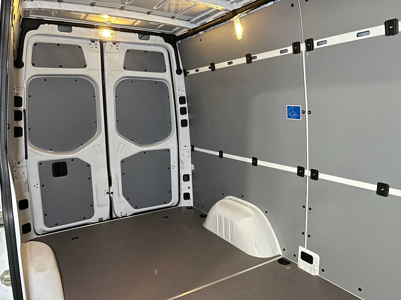2026 Mercedes-Benz Sprinter 2500 Standard Roof I4 Diesel 144 RWD
