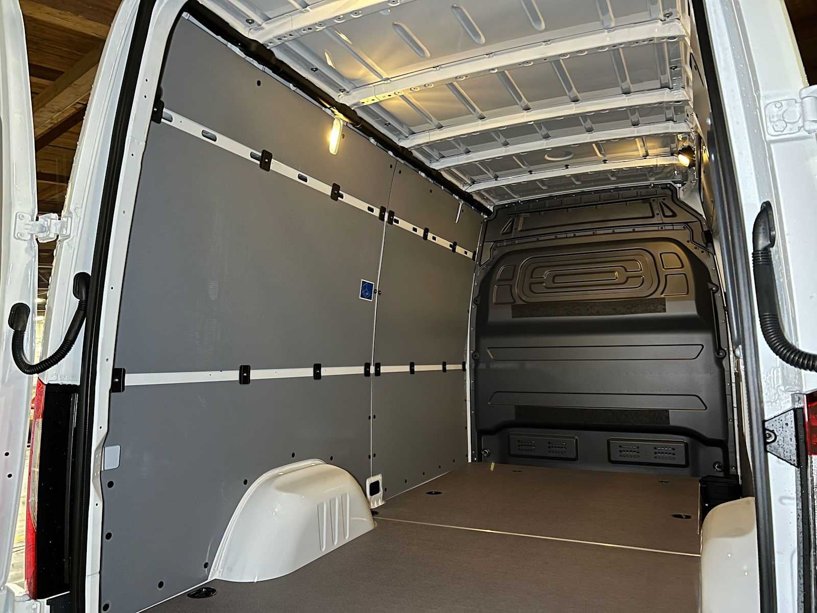 2026 Mercedes-Benz Sprinter 2500 Standard Roof I4 Diesel 144 RWD