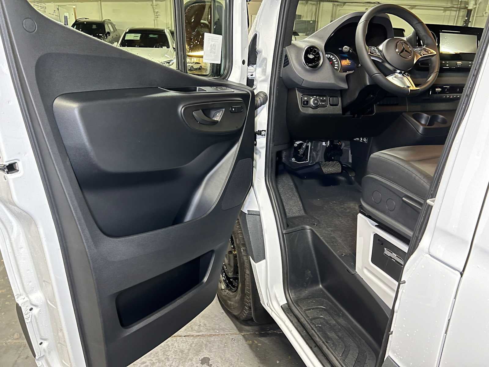2026 Mercedes-Benz Sprinter 2500 Standard Roof I4 Diesel 144 RWD
