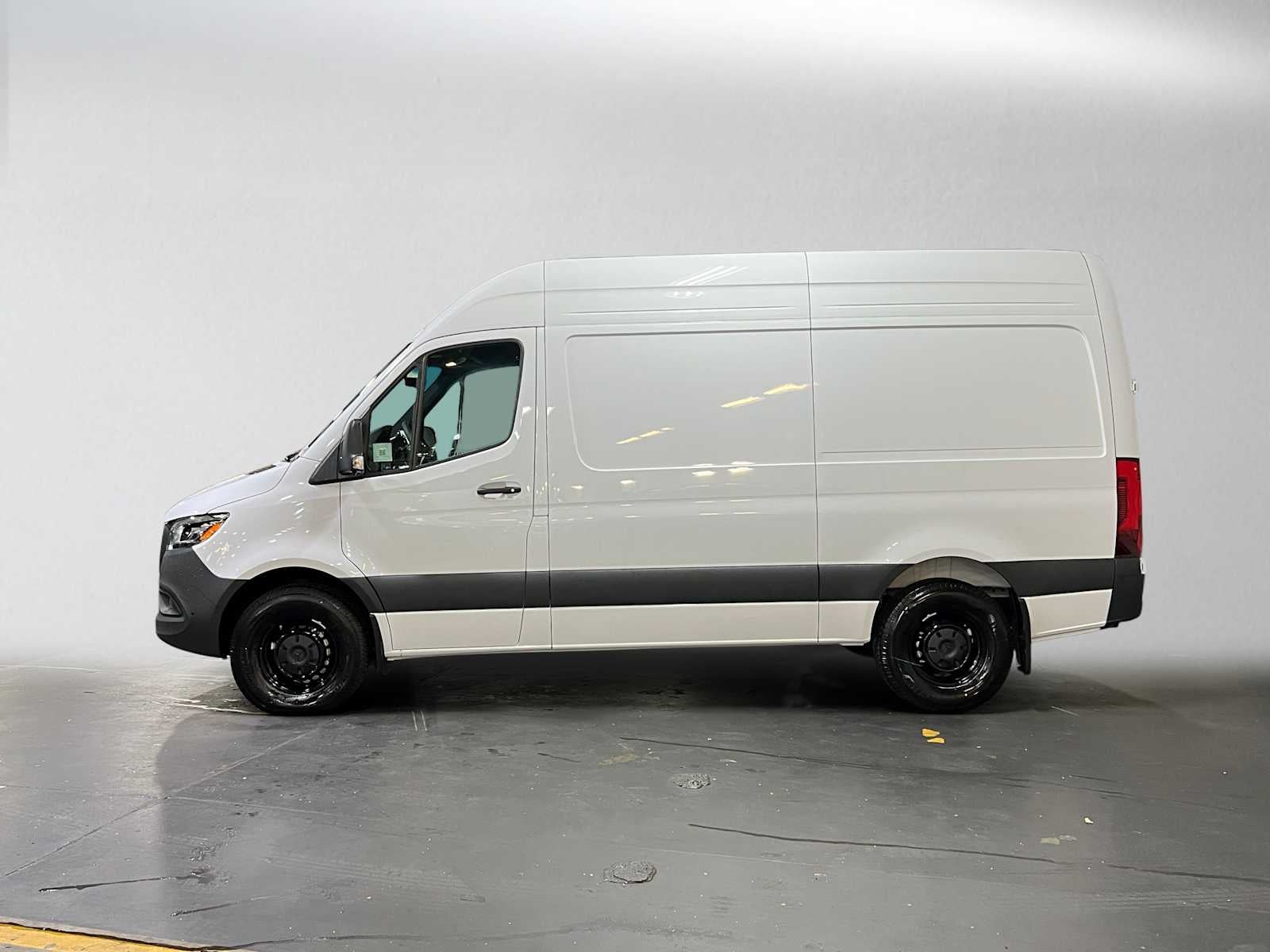 2026 Mercedes-Benz Sprinter 2500 Standard Roof I4 Diesel 144 RWD