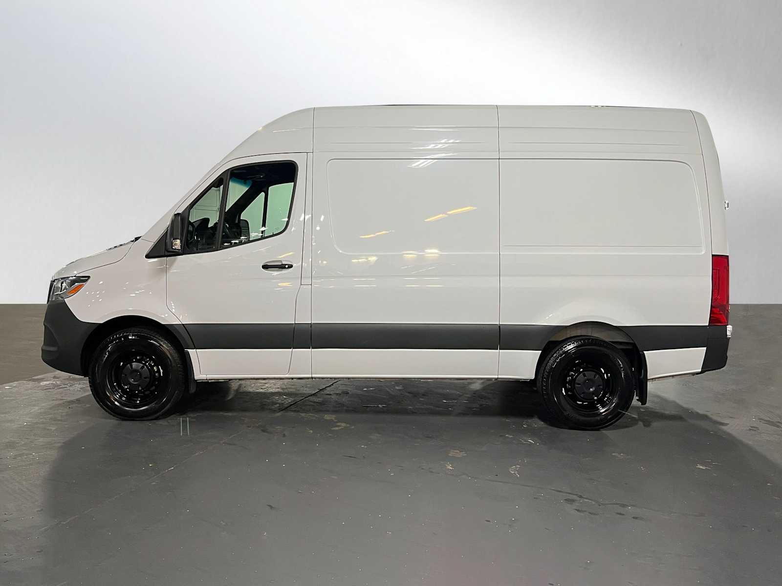 2025 Mercedes-Benz Sprinter Cargo Van 2500 Standard Roof I4 Diesel 144 RWD