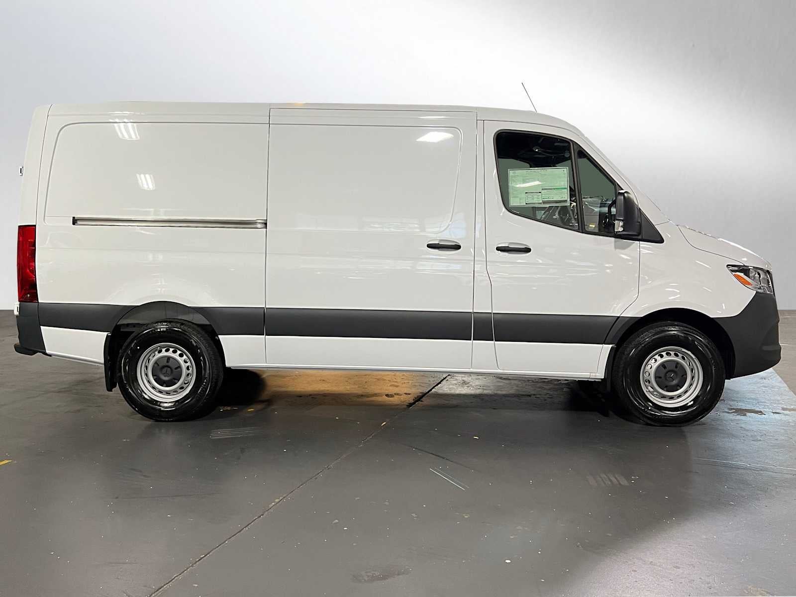 2025 Mercedes-Benz Sprinter Cargo Van 2500 Standard Roof I4 Diesel 144" RWD