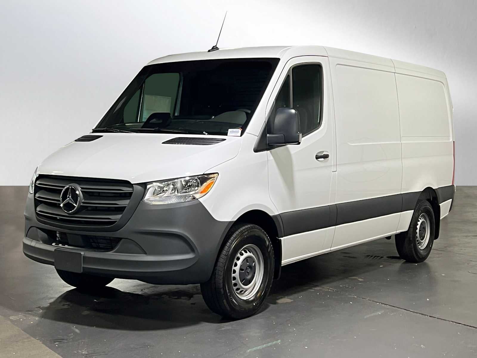 2025 Mercedes-Benz Sprinter Cargo Van 2500 Standard Roof I4 Diesel 144" RWD