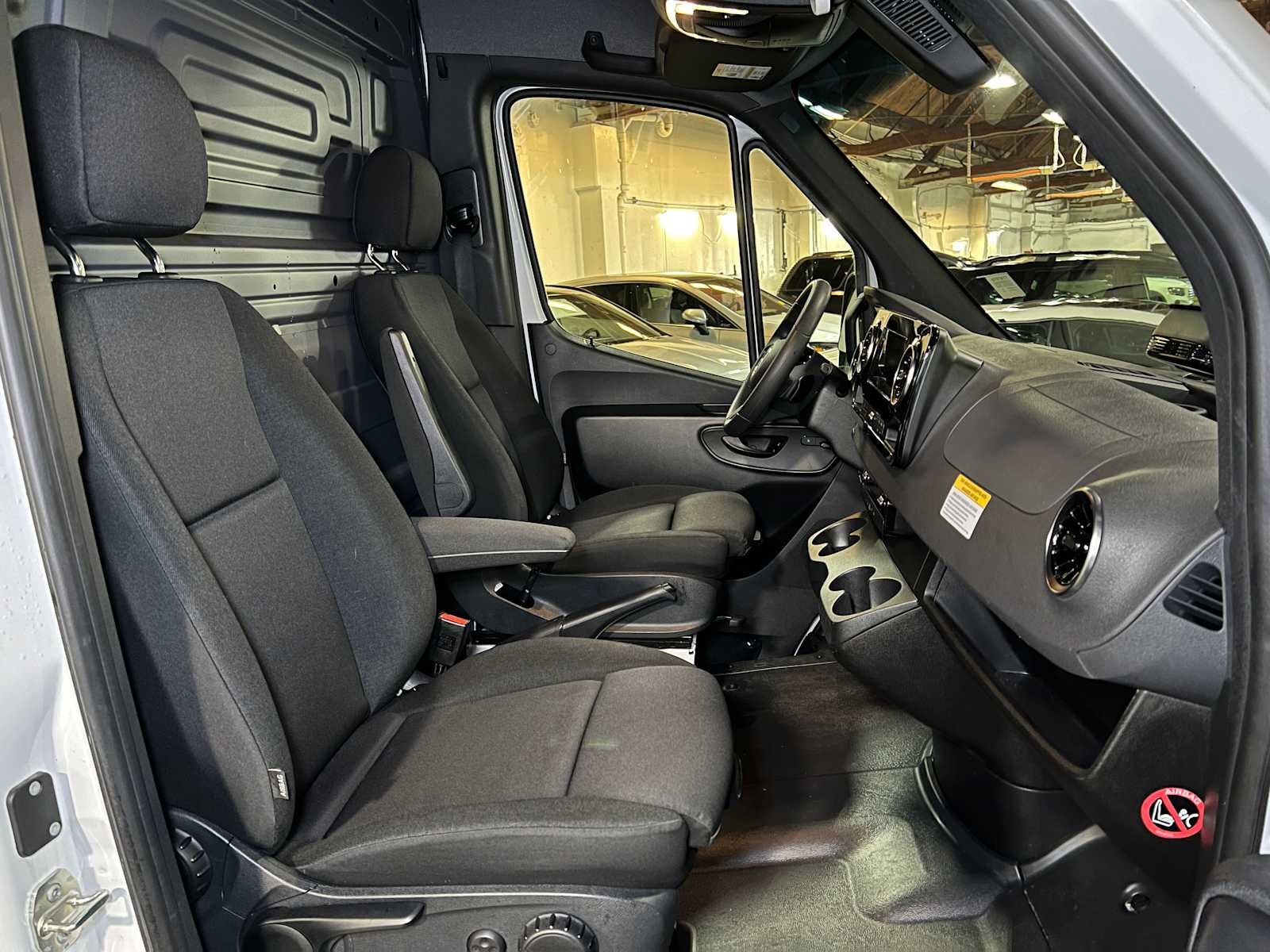 2025 Mercedes-Benz Sprinter Cargo Van 2500 Standard Roof I4 Diesel 144" RWD