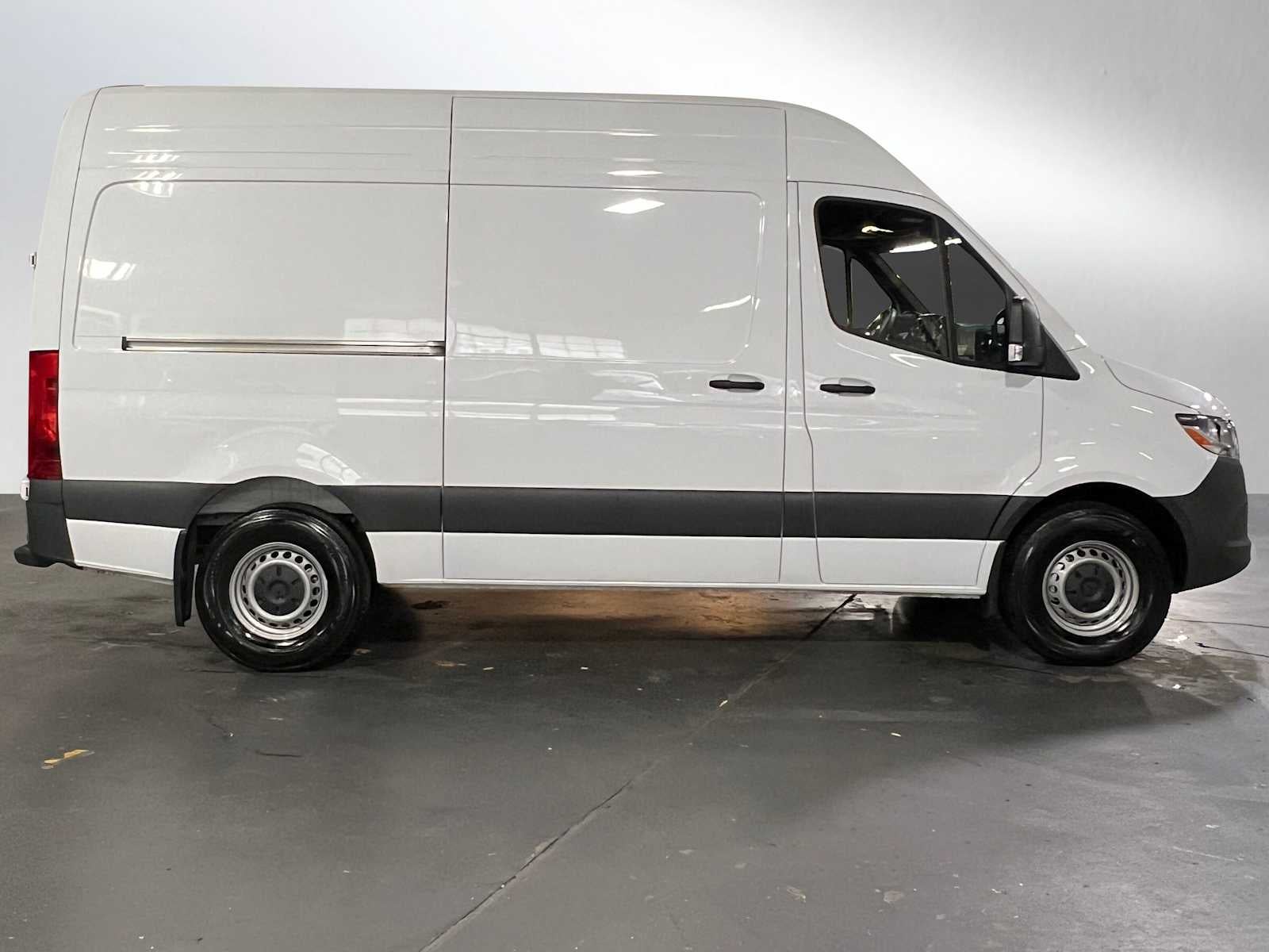 2025 Mercedes-Benz Sprinter Cargo Van 2500 Standard Roof I4 Diesel 144" RWD