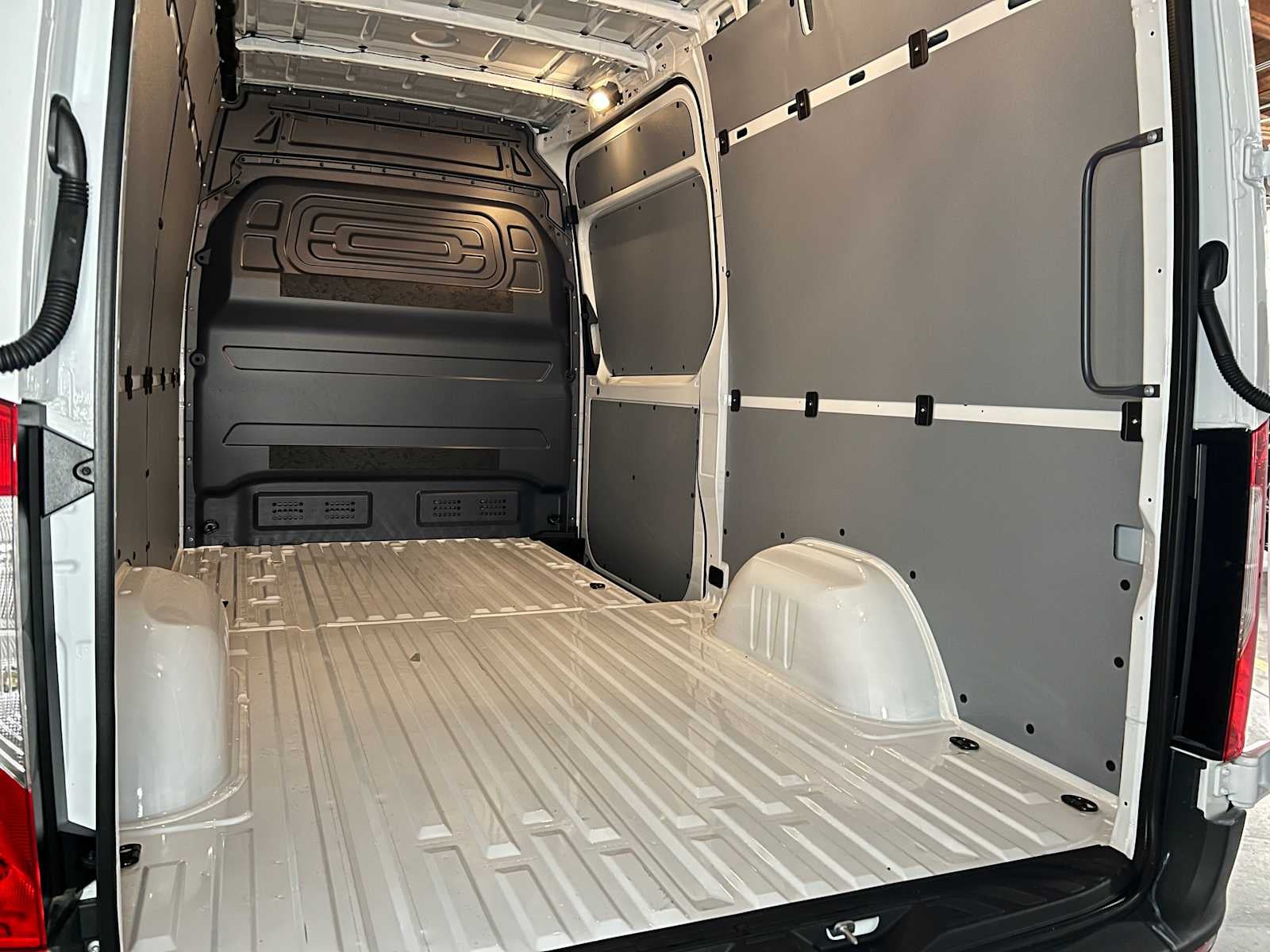 2025 Mercedes-Benz Sprinter Cargo Van 2500 Standard Roof I4 Diesel 144 RWD