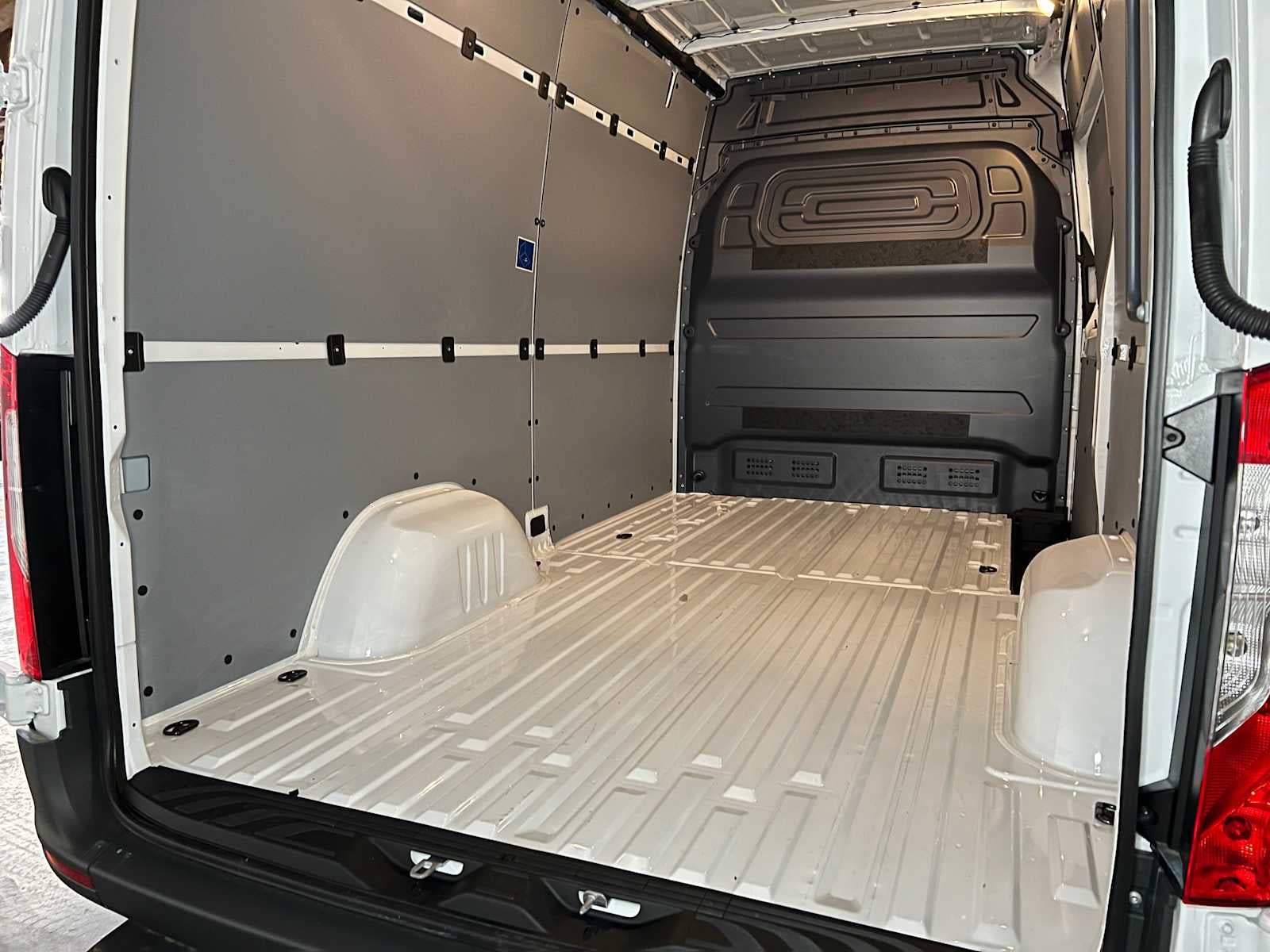 2025 Mercedes-Benz Sprinter Cargo Van 2500 Standard Roof I4 Diesel 144 RWD