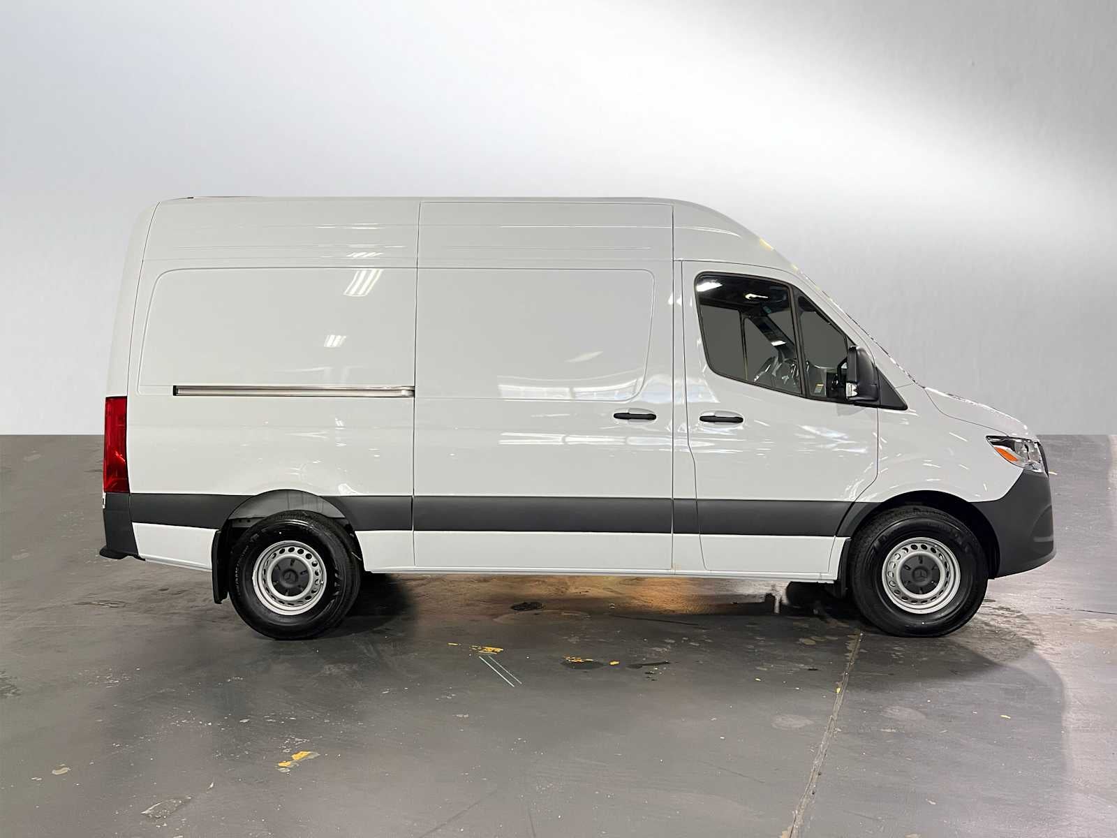 2025 Mercedes-Benz Sprinter Cargo Van 2500 Standard Roof I4 Diesel 144 RWD