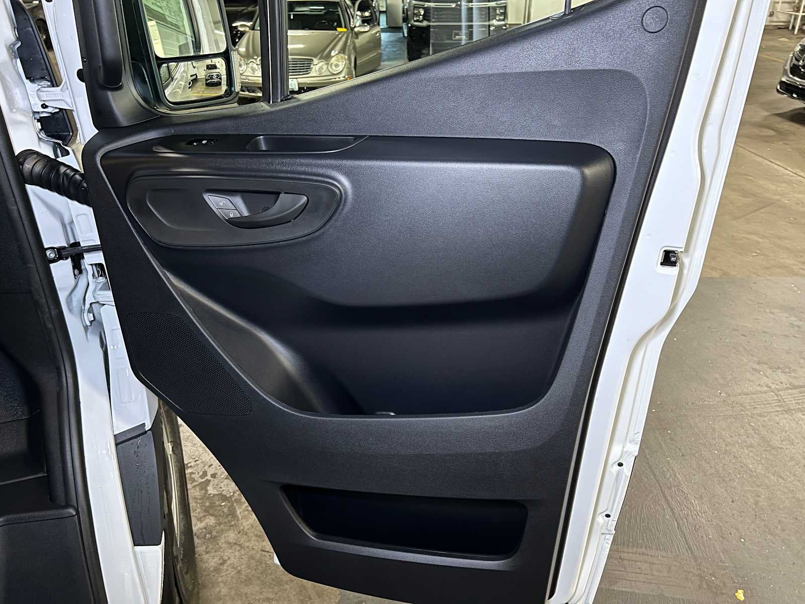 2025 Mercedes-Benz Sprinter Cargo Van 2500 Standard Roof I4 Diesel 144" RWD