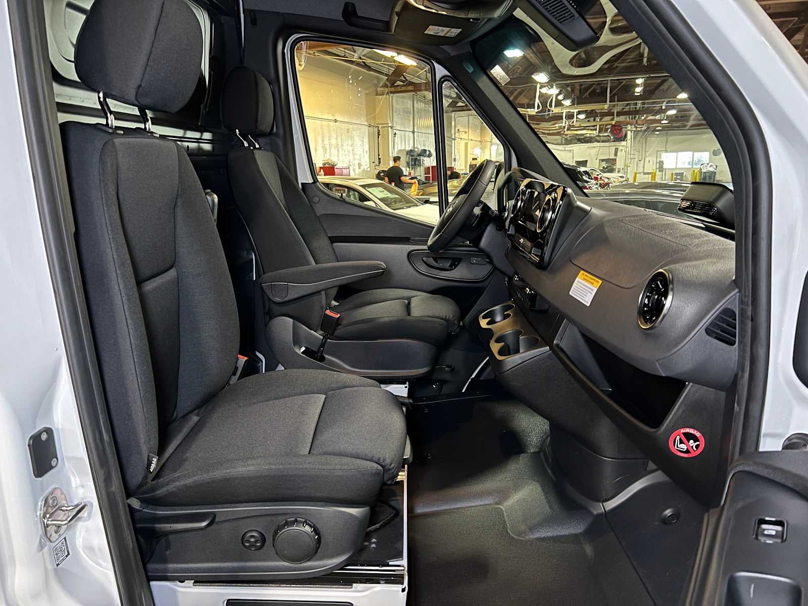 2025 Mercedes-Benz Sprinter Cargo Van 2500 Standard Roof I4 Diesel 144" RWD