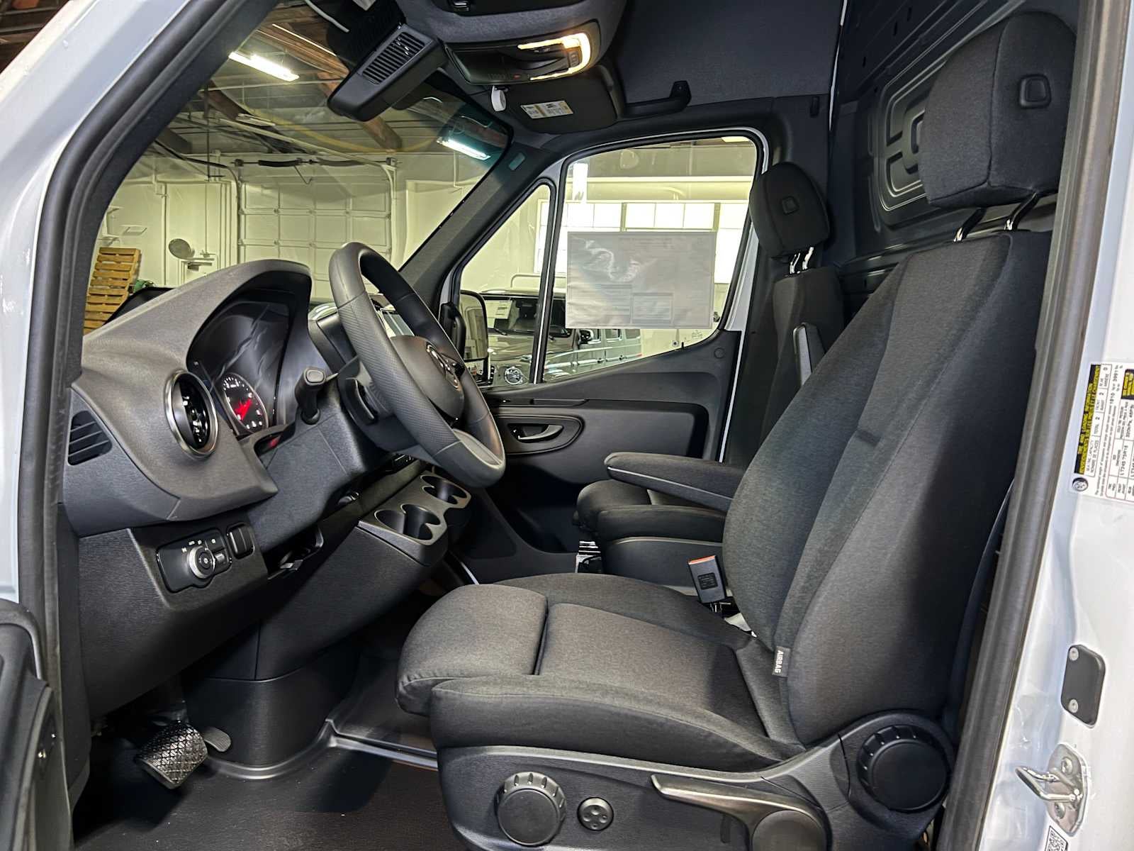 2025 Mercedes-Benz Sprinter Cargo Van 2500 Standard Roof I4 Diesel 144" RWD